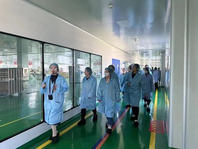 信譽(yù)樓百貨集團(tuán)李云燕一行赴福瑞達(dá)溯源考察
