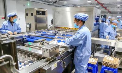 左手疫苗,右手血液制品,73 歲河南企業(yè)家賺了 300 億,他做對了嗎?